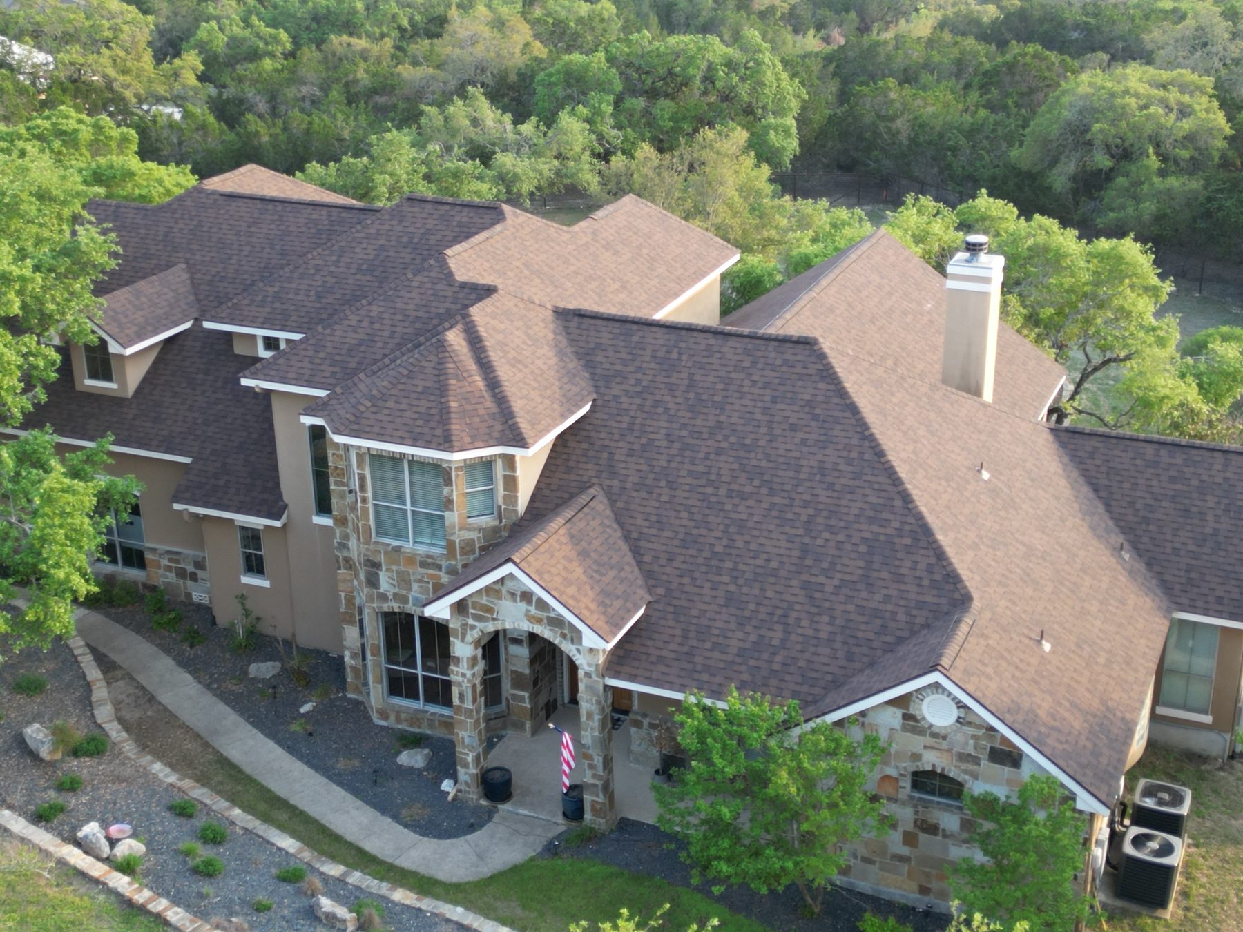 Architectural shingle roof on a San Antonio home